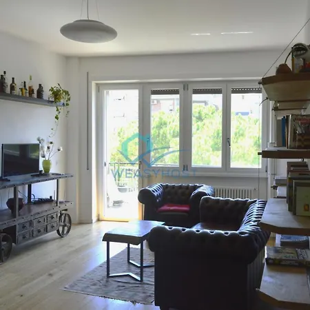 Apartment Oasis Of Ample Space And Comfort *